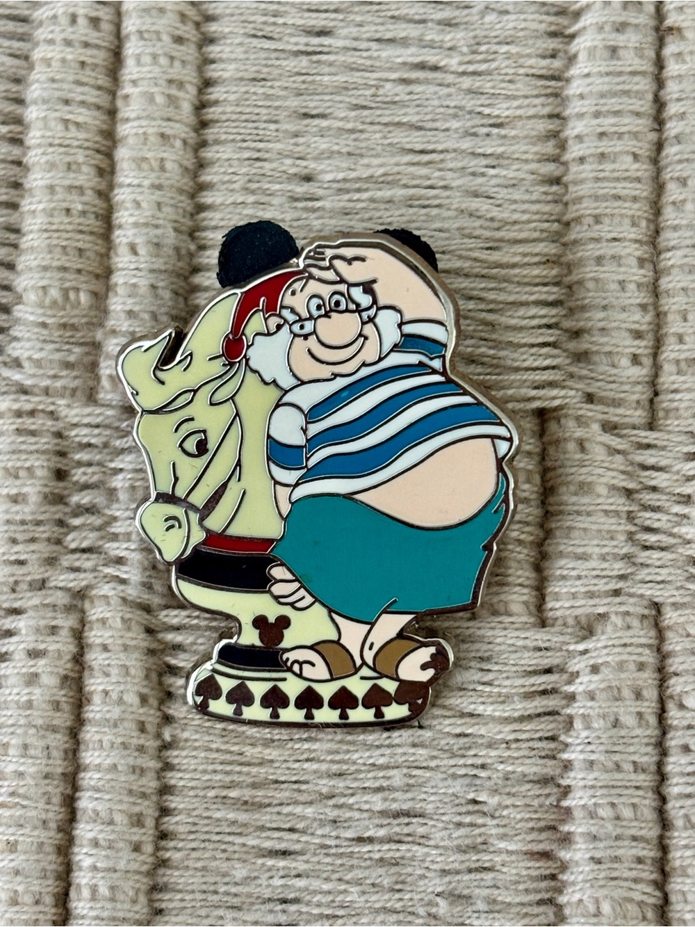 DISNEY 2009 Disneyland Mr. Smee Knight Chess Piece Pin